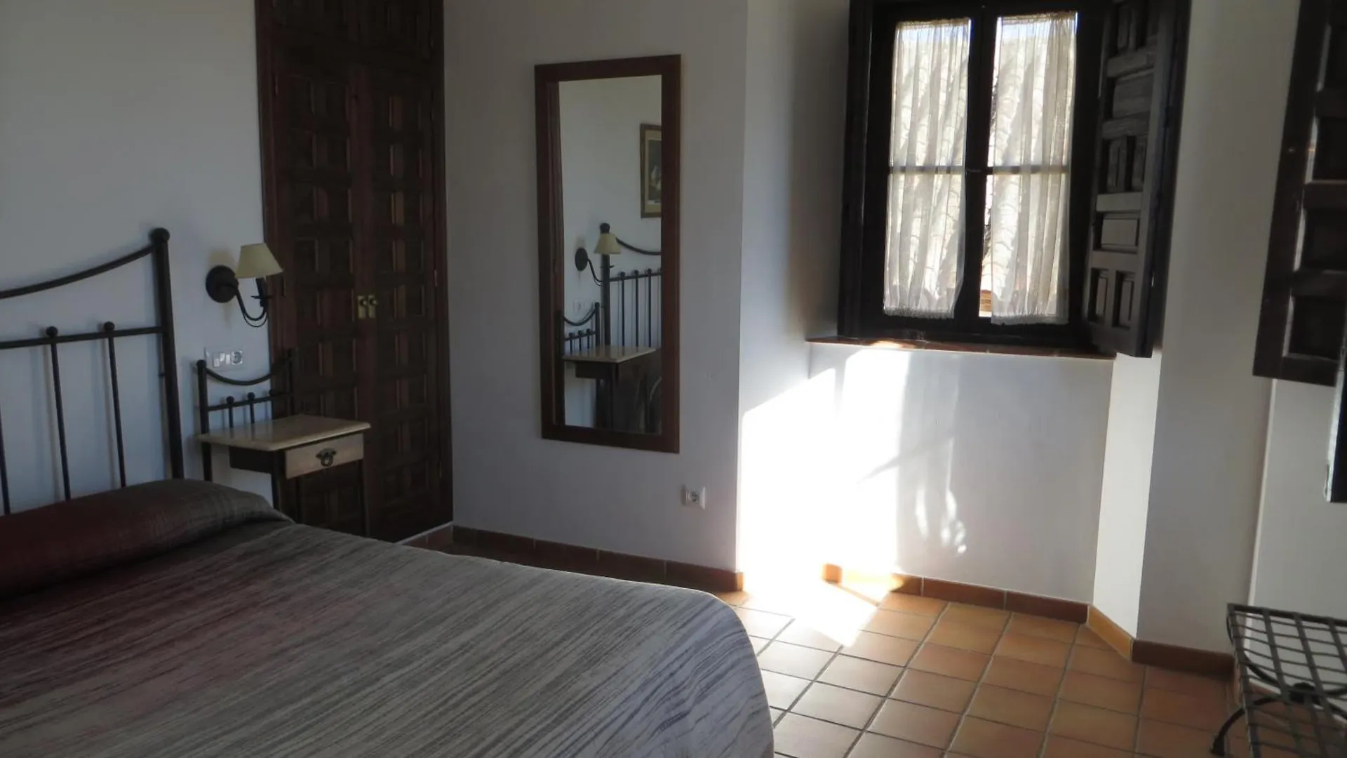 Apartamentos Plaza قرطبة 0*,