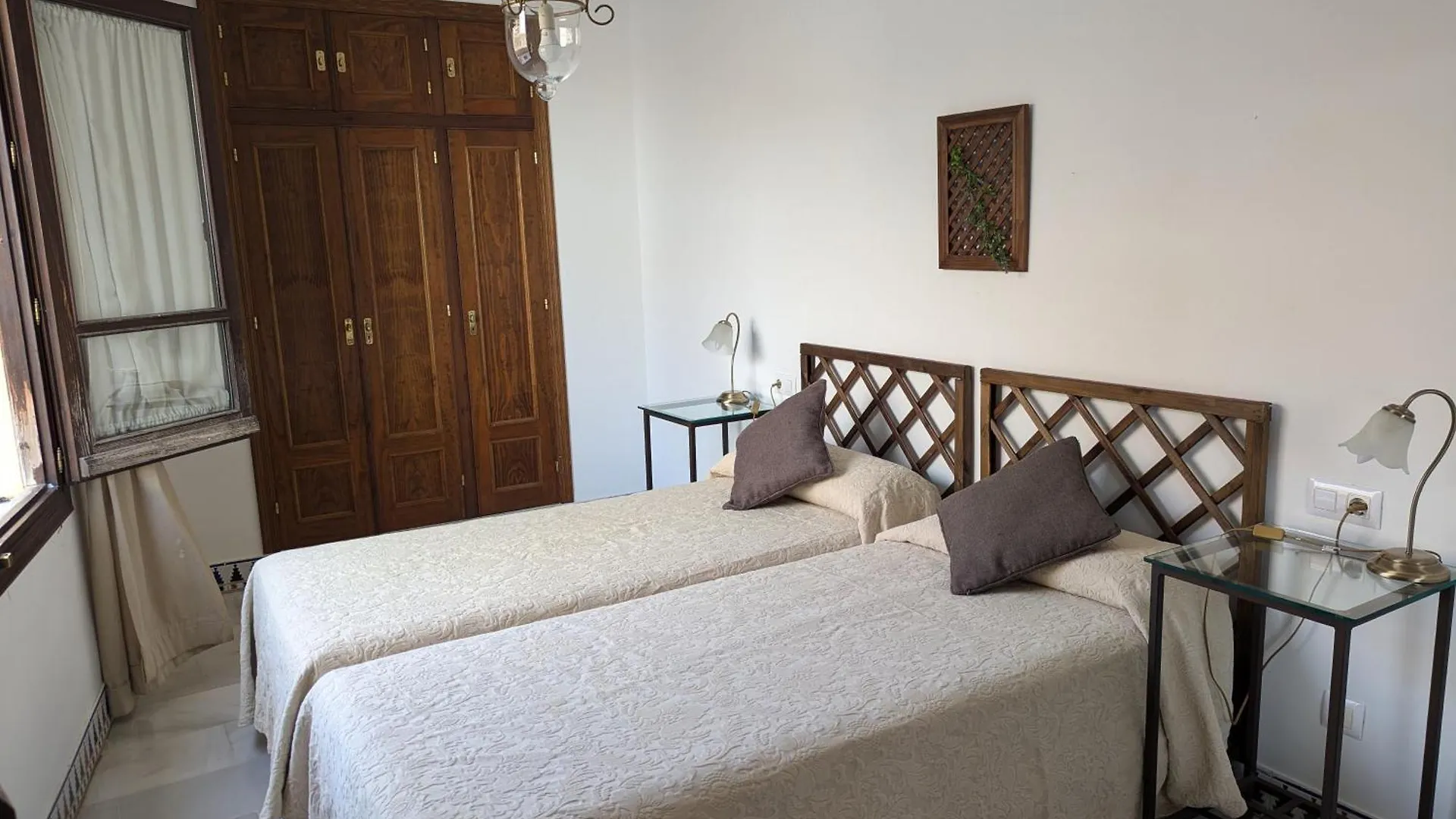 Apartamentos Plaza قرطبة إسبانيا